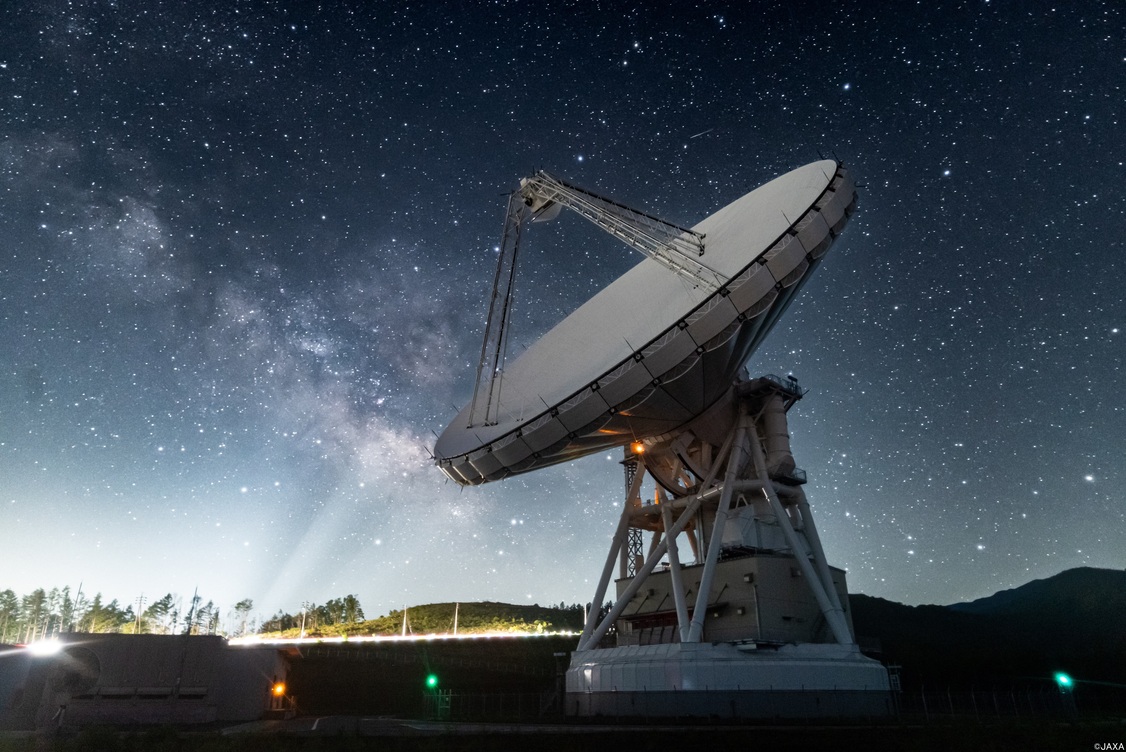 美笹深宇宙探査用地上局　アンテナ外観　(C)JAXA